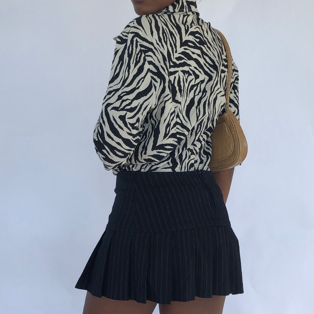 Zebra print button down collar blouse - Picture 3 of 5